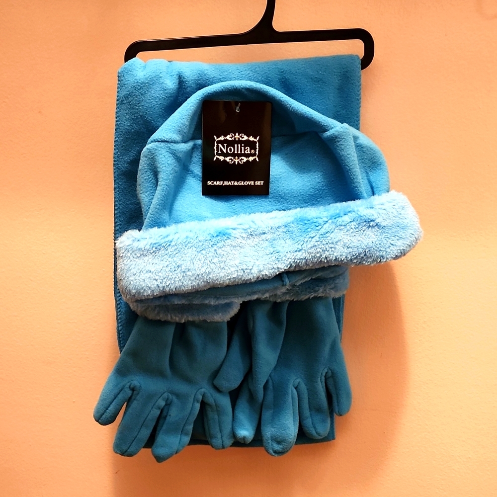 Nollia Women's Winter Fleece Winter Set -Polyester Fleece Hat, Gloves, and Scarf